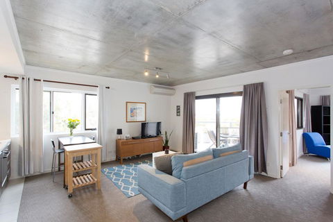 Sunsets By The Beach - Fremantle - Mackay Tourism 0