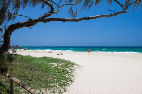 Sunshine Coast Cottage - Mackay Tourism 0