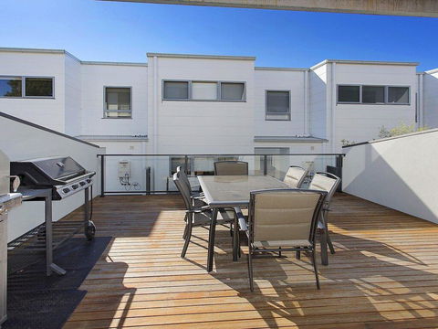 Surf Beach Townhouse - Mackay Tourism 2