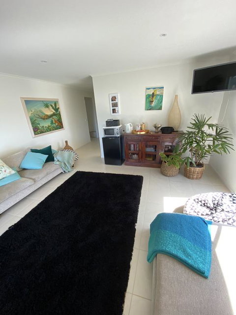 Surf Coast Haven - Mackay Tourism 1