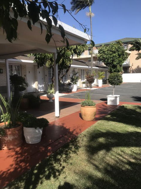 Surf Street Motel - Mackay Tourism 0