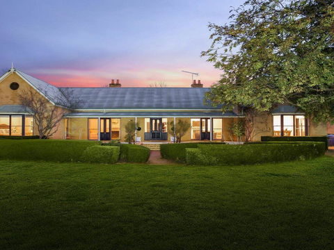Sutton Downs - Renovated Country Home On 100 Acres - Mackay Tourism 0