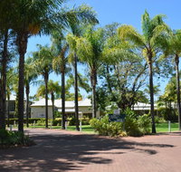 Swan Valley Oasis Resort - Mackay Tourism