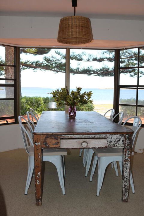 Tall Pines Beach House At Mount Dutton Bay (part Of Coffin Bay Waterways) - Mackay Tourism 2