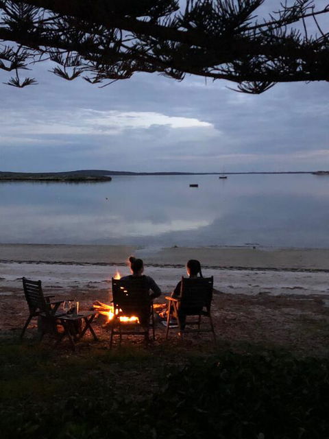 Tall Pines Beach House At Mount Dutton Bay (part Of Coffin Bay Waterways) - Mackay Tourism 3