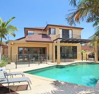Tarcoola 41 - 5 BDRM Canal Home with Pool - Mackay Tourism