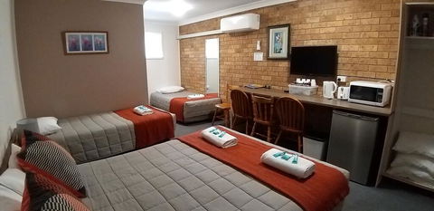 Taree Country Motel - Mackay Tourism 3