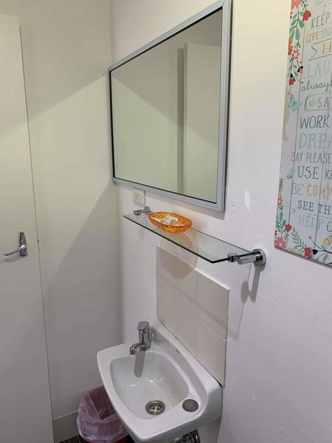 Taree Lodge Motel - Mackay Tourism 3