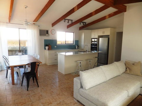 TERRIFIC ON TAMARA CRESCENT - Mackay Tourism 3