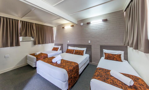 The Australian Hotel Murgon - Mackay Tourism 1