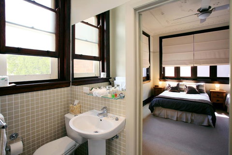 The Bank Guesthouse - Mackay Tourism 0