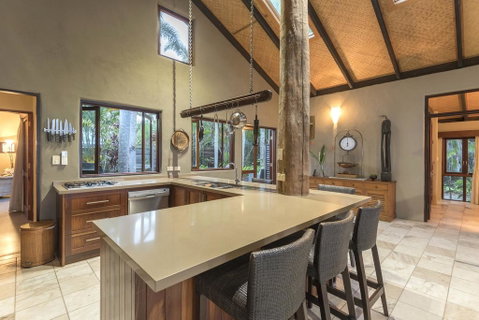 The Beach House On Newell - Mackay Tourism 3