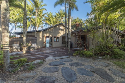 The Beach House On Newell - Mackay Tourism 1