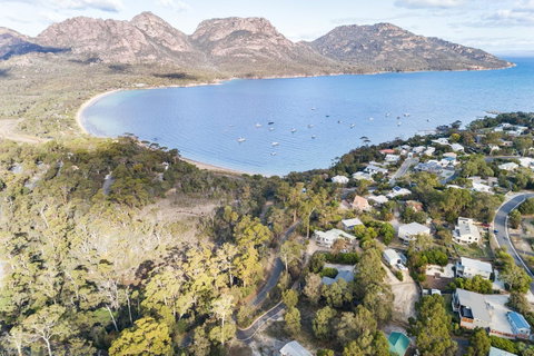 Freycinet Haven - Mackay Tourism 25