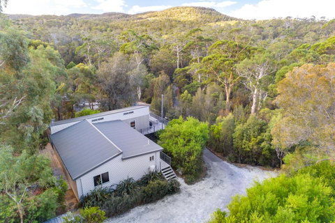 Freycinet Haven - Mackay Tourism 26
