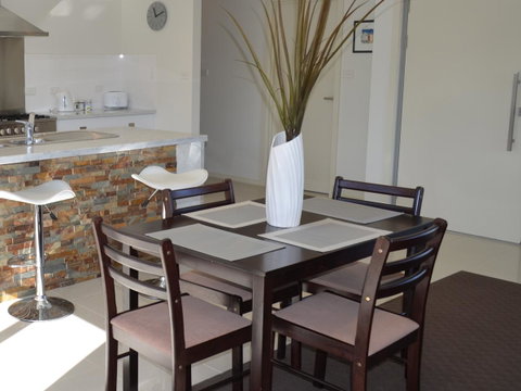 170 Hazards View - Unit 1 - Mackay Tourism 5
