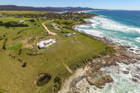 Saltwater - Absolute Oceanfront, Hot Tubs, Sauna, Fire Pits - Mackay Tourism 26