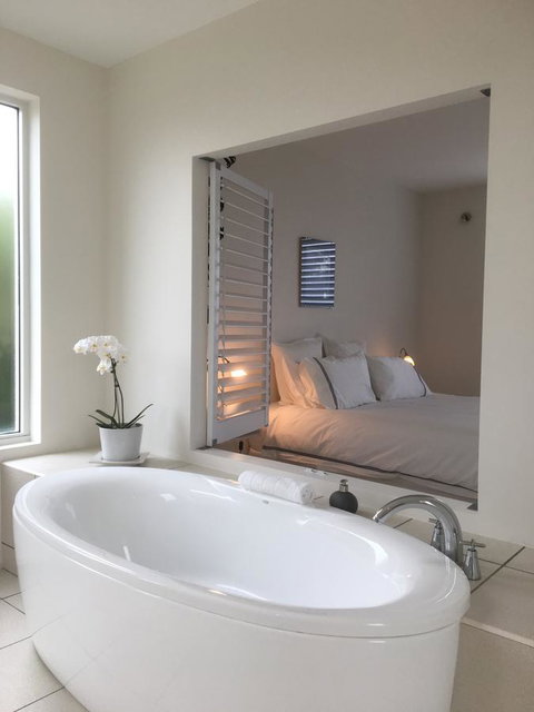 Saltwater - Absolute Oceanfront, Hot Tubs, Sauna, Fire Pits - Mackay Tourism 21
