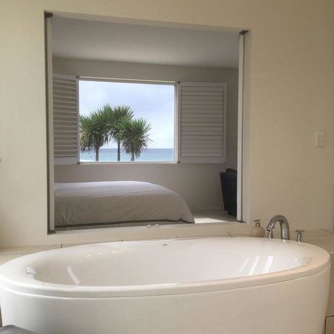 Saltwater - Absolute Oceanfront, Hot Tubs, Sauna, Fire Pits - Mackay Tourism 23