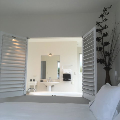 Saltwater - Absolute Oceanfront, Hot Tubs, Sauna, Fire Pits - Mackay Tourism 31