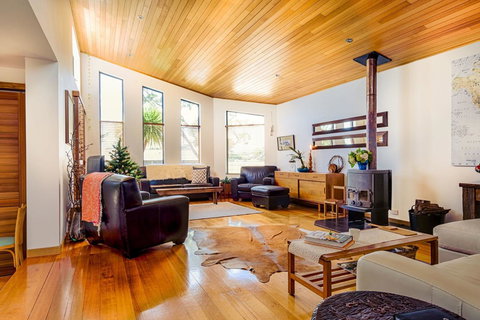 Ulverstone Boutique Accomodation - Mackay Tourism 0