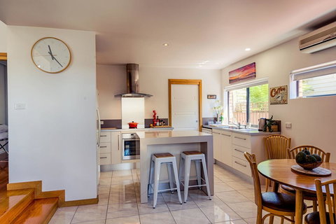 Ulverstone Boutique Accomodation - Mackay Tourism 13