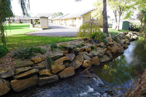 Willaway Motel Apartments - Mackay Tourism 11