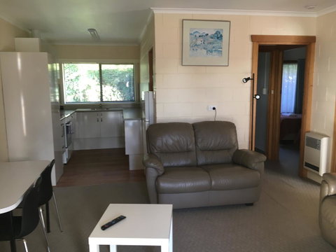 Willaway Motel Apartments - Mackay Tourism 1