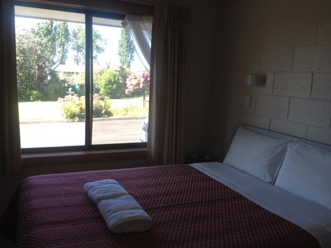 Willaway Motel Apartments - Mackay Tourism 9