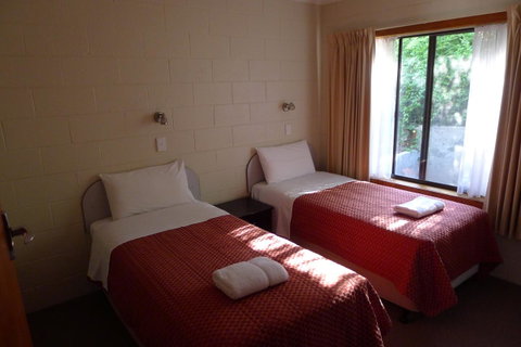 Willaway Motel Apartments - Mackay Tourism 13