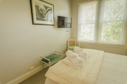 Glencoe Country Bed And Breakfast - Mackay Tourism 12