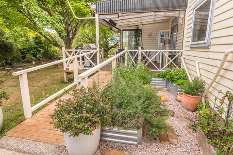 Glencoe Country Bed And Breakfast - Mackay Tourism 19