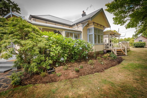 Glencoe Country Bed And Breakfast - Mackay Tourism 24