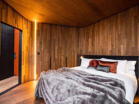 Freycinet Lodge - Mackay Tourism 22