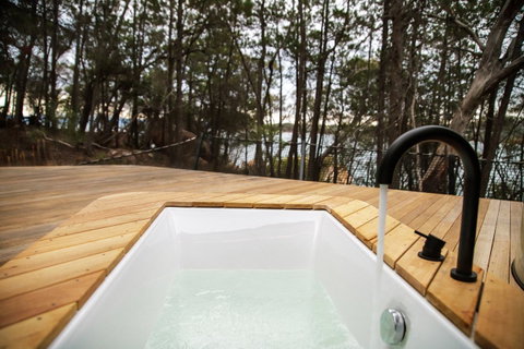 Freycinet Lodge - Mackay Tourism 3