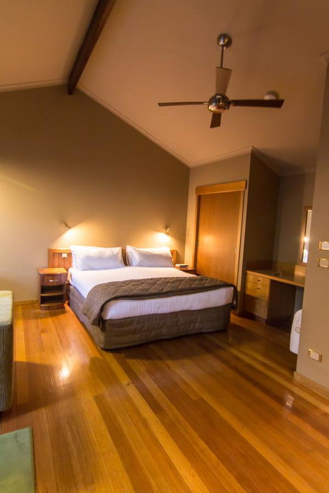 Freycinet Lodge - Mackay Tourism 27