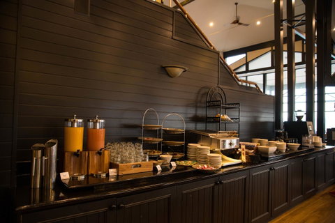 Freycinet Lodge - Mackay Tourism 10