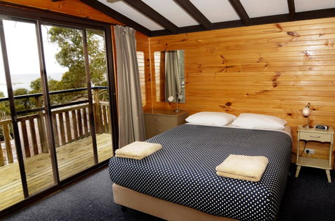 Bicheno By The Bay - Mackay Tourism 25