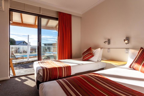 Beachfront Bicheno - Mackay Tourism 25