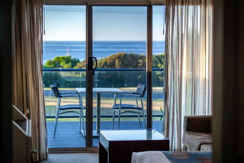 Beachfront Bicheno - Mackay Tourism 5