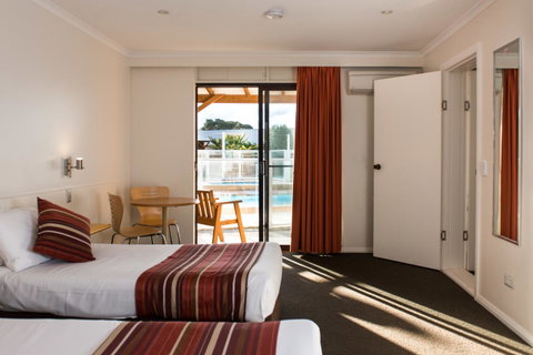 Beachfront Bicheno - Mackay Tourism 29