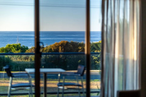 Beachfront Bicheno - Mackay Tourism 21