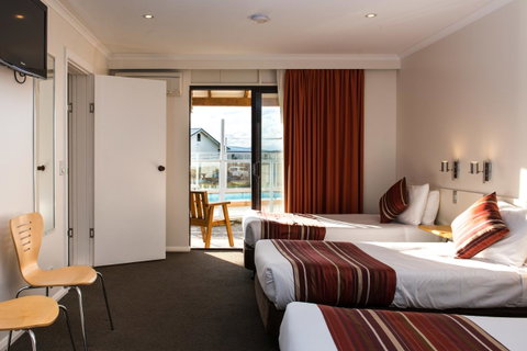 Beachfront Bicheno - Mackay Tourism 30