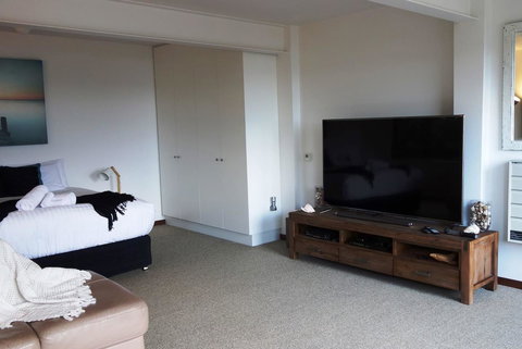 THE LOFT @ Bay Of Fires Seascape - Mackay Tourism 18