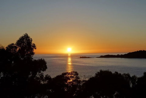 THE LOFT @ Bay Of Fires Seascape - Mackay Tourism 9