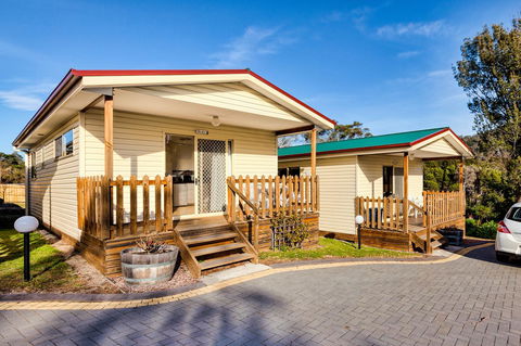 Wintersun Gardens Motel - Mackay Tourism 0