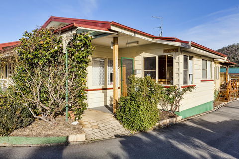 Wintersun Gardens Motel - Mackay Tourism 21