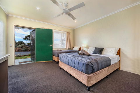 Wintersun Gardens Motel - Mackay Tourism 18