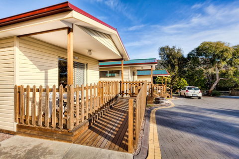 Wintersun Gardens Motel - Mackay Tourism 6