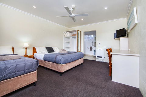 Wintersun Gardens Motel - Mackay Tourism 39